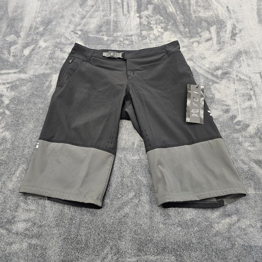 Fox Racing Defend Shorts Womens Large black gray mountain bike Performance NEW